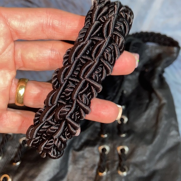 EUC SHIH by Stephanie Lin Black Leather drawstring Shoulder Bag - Picture 15 of 16